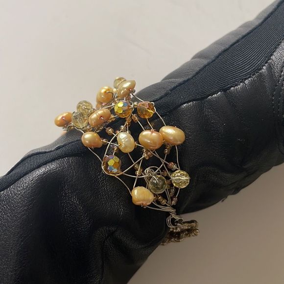 Rhinestone Pearl Bracelet - Picture 14 of 17